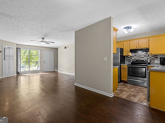 2nd image of 147 Davis Mill Ct
