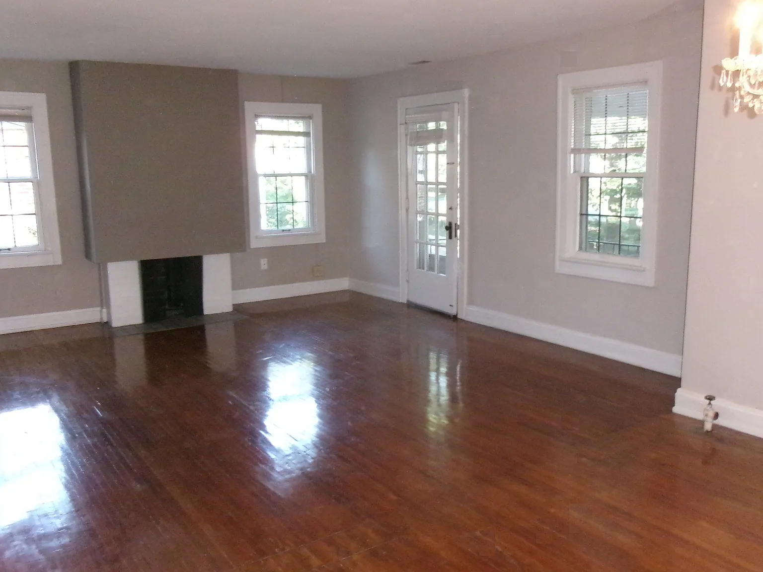 2 bed, 1335 sqft, $1,665 — Photo 2