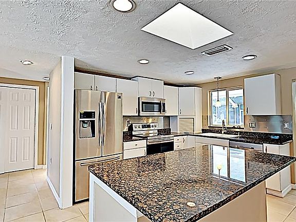4th image of 29 Oak Ave