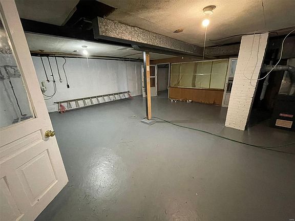 4th image of 5625 Curry Ave