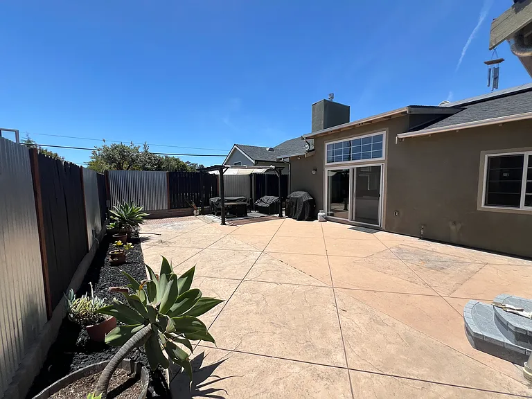 375 Mads Pl — Photo 22