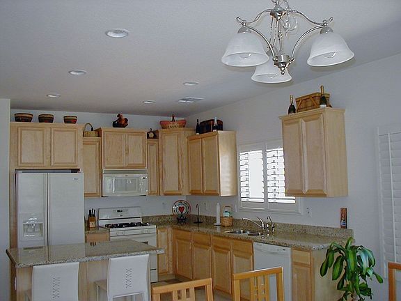 4th image of 4137 E County Down Dr