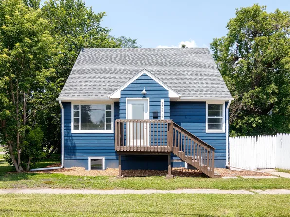 222 22nd St S, Fargo, ND 58103