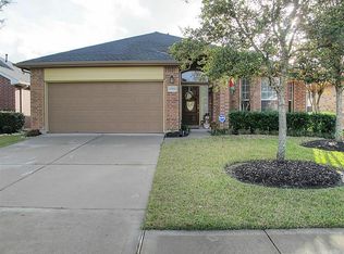 12916 Meadow Springs Dr, Pearland, TX 77584