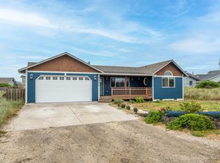 2001 NW Beachview Dr, Waldport, OR 97394