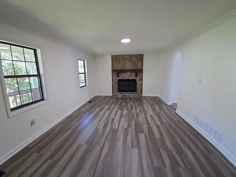 2510 Derek Dr SW — Photo 5