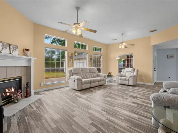 2112 Indian Blanket Dr, League City, TX 77573