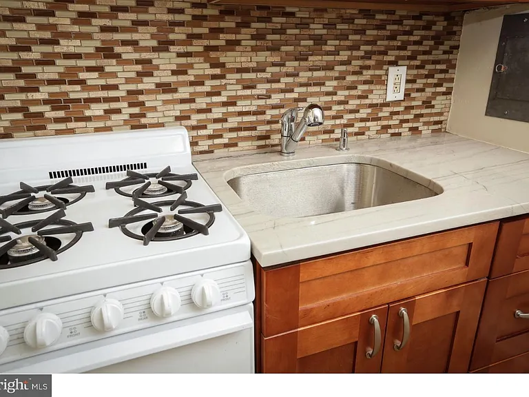 2101 Chestnut St #826 — Photo 14