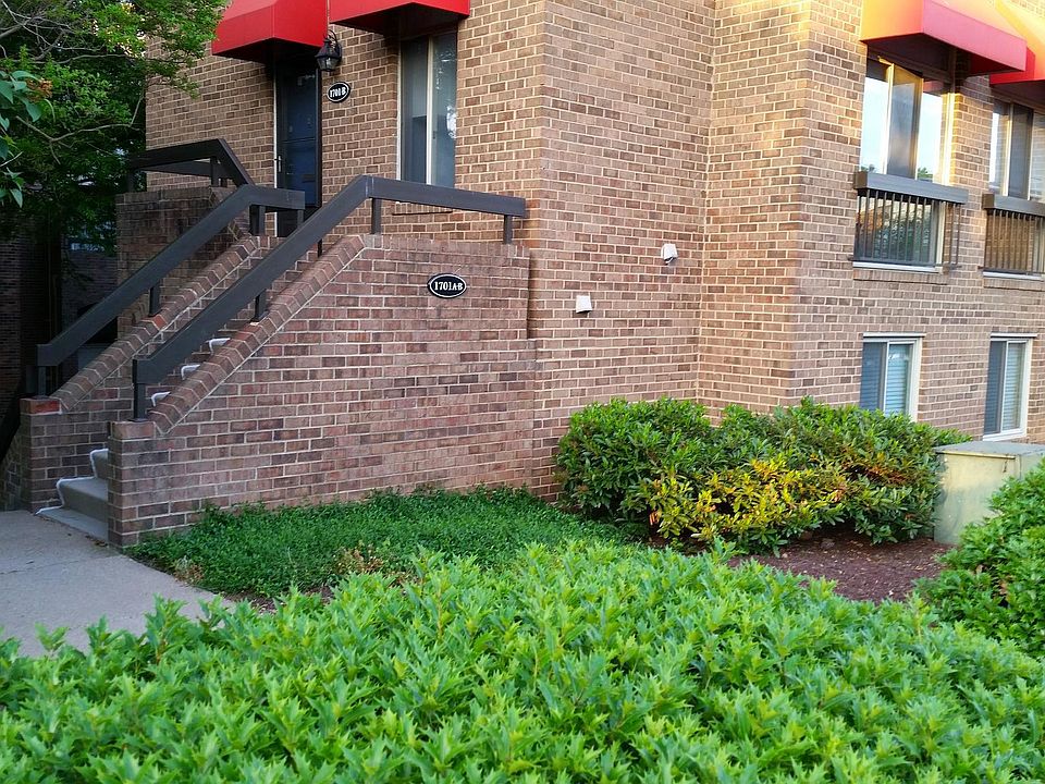 1st image of 1701 S Hayes St #2