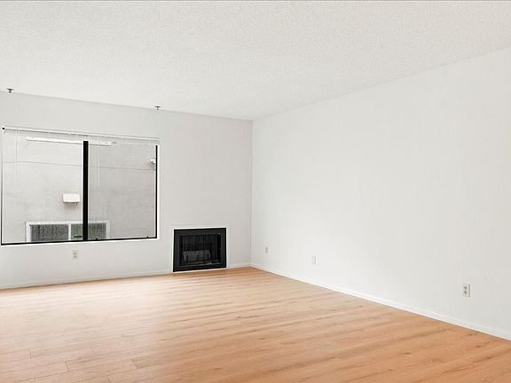 4th image of 18620 Burbank Blvd APT 102