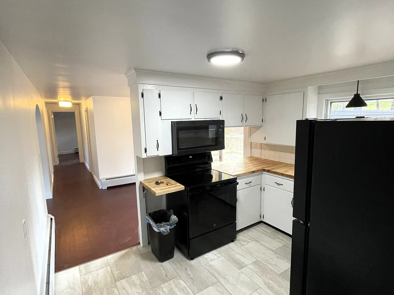 3 bed, 1008 sqft, $3,500 — Photo 3