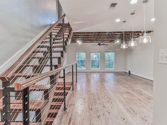 4th image of 3208 Jackson St #1