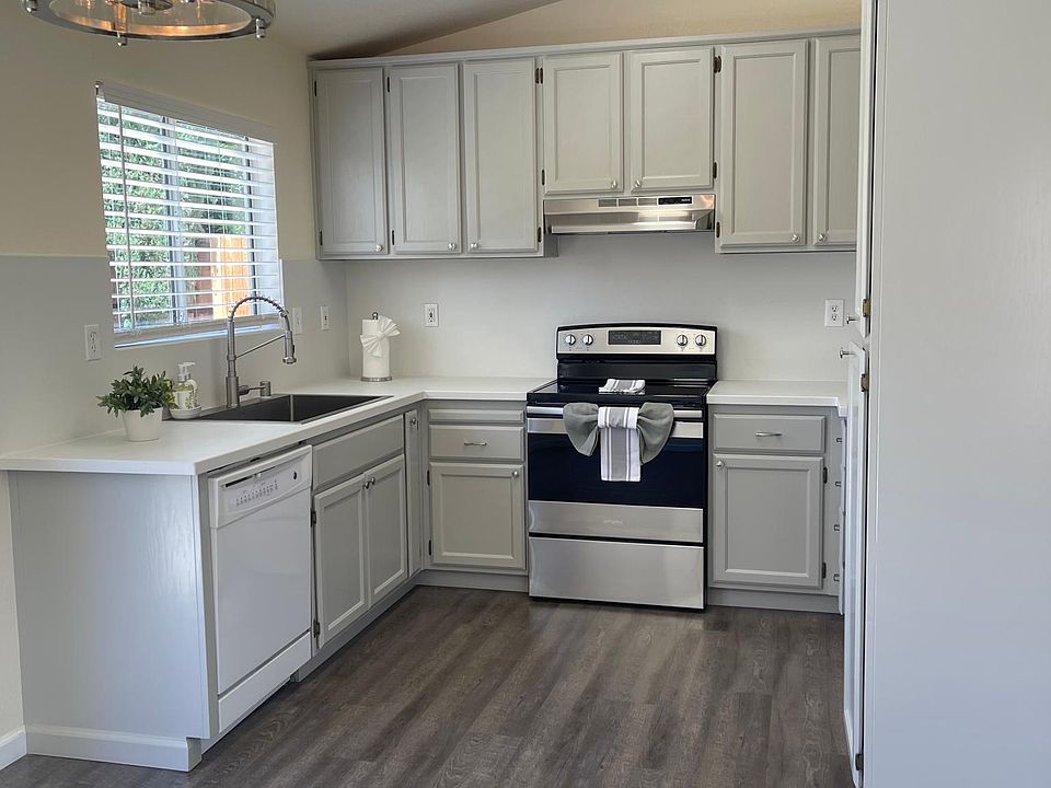 1st image of 994 Hunter Ln