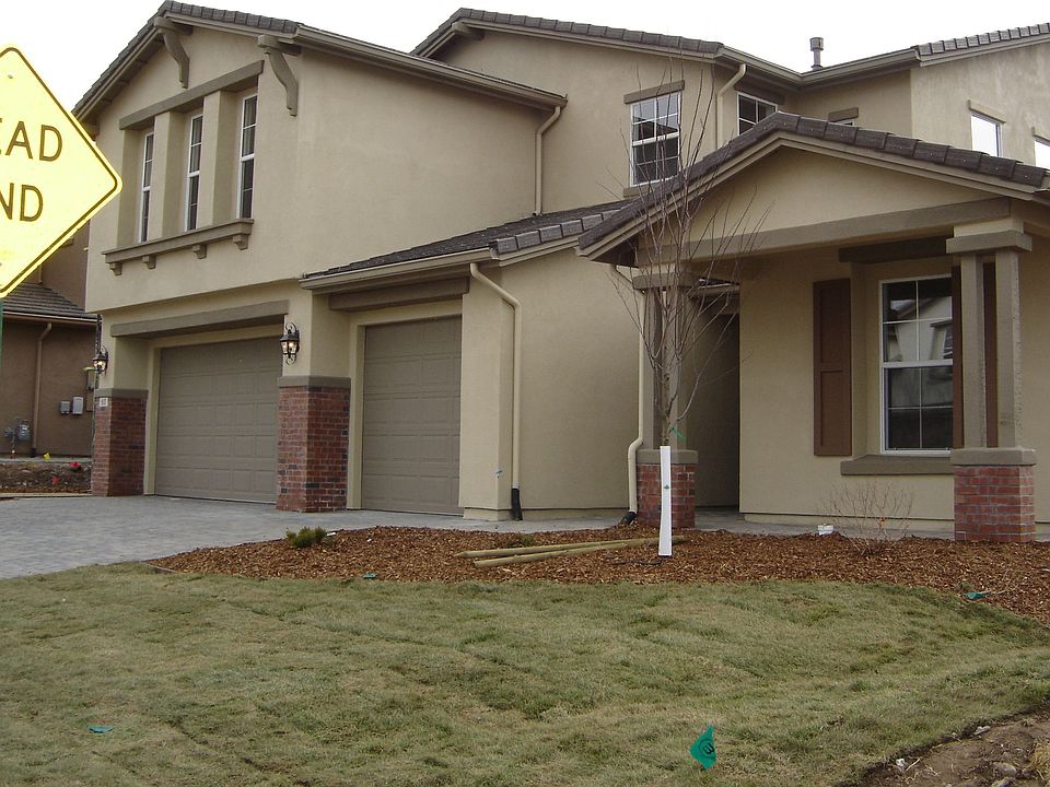 2nd image of 610 Royal Windsor Ct