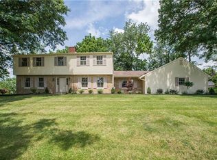 104 Fireside Dr, Mcmurray, PA