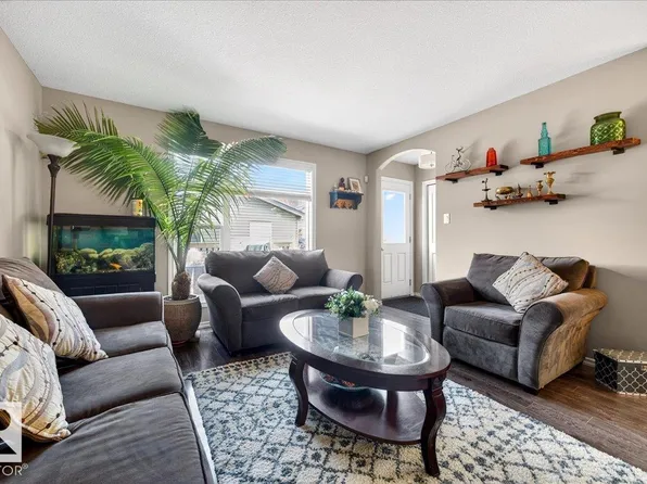 18080 89th St NW, Edmonton, AB T5Z 0J5