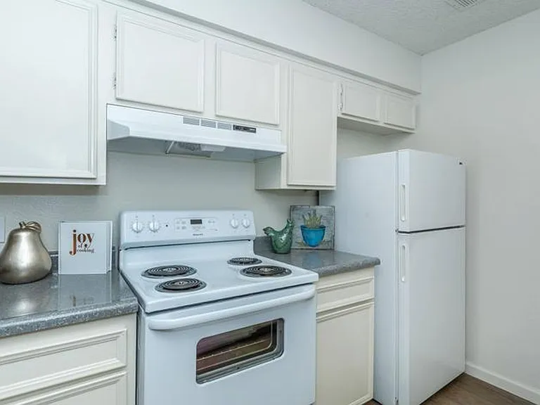 Sage Stone Apartments — Photo 8