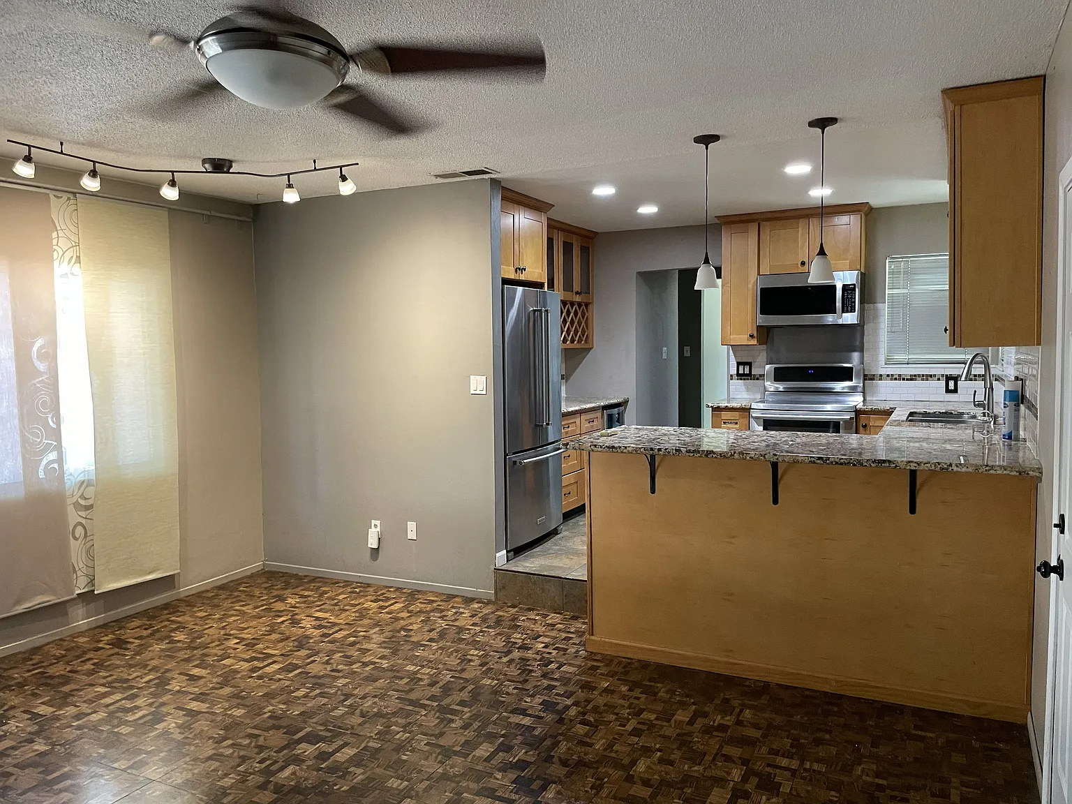 3 bed, 1342 sqft, $2,750 — Photo 2