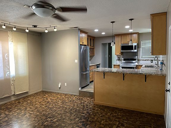 2nd image of 8595 La Riviera Dr