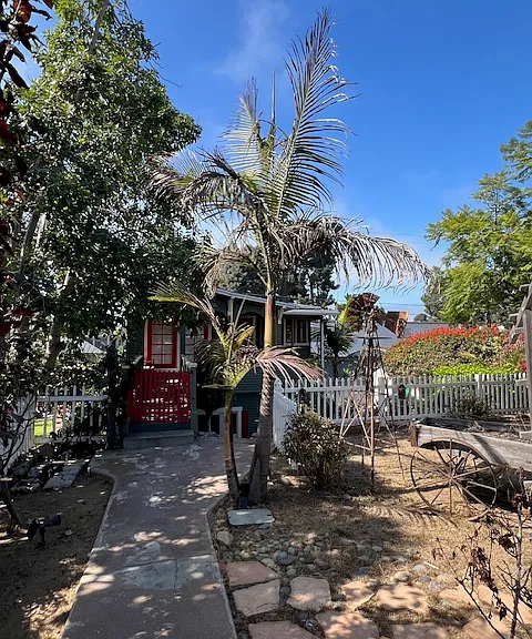 519 N Clementine St — Photo 14