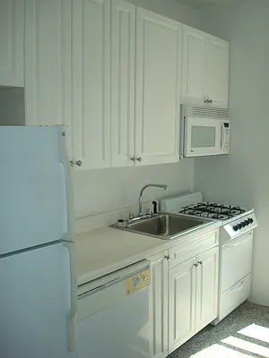 Rented by Metropolitan Equities | media 18