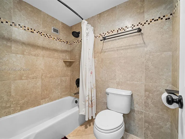 1817 S Ocean Dr #Penthouse 28 — Photo 17