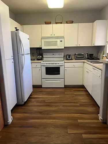 1295 N Ash St Photo 1