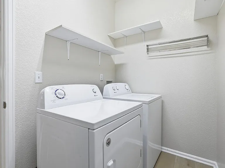 241 N Quari St — Photo 30