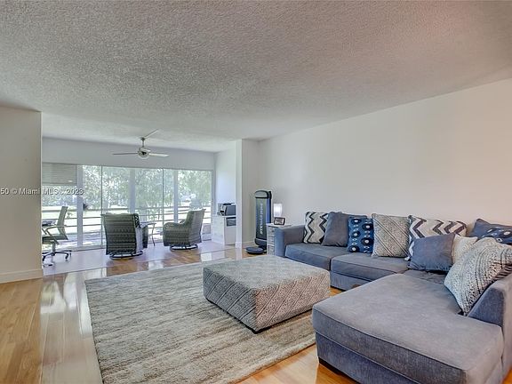 4th image of 4007 N Cypress Dr APT 208