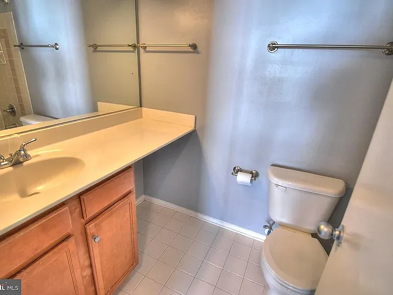 1707 Ascot Way #E — Photo 33