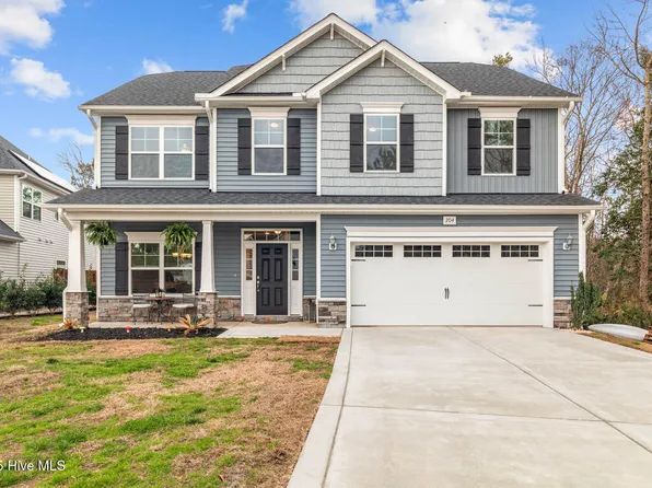 204 Laridae Court, Sneads Ferry, NC 28460