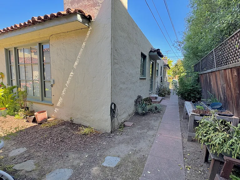 1830 Santa Clara Ave #A — Photo 4