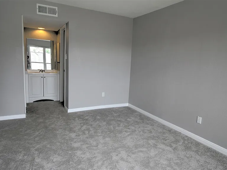 16120 Stuebner Airline Rd #601 — Photo 6