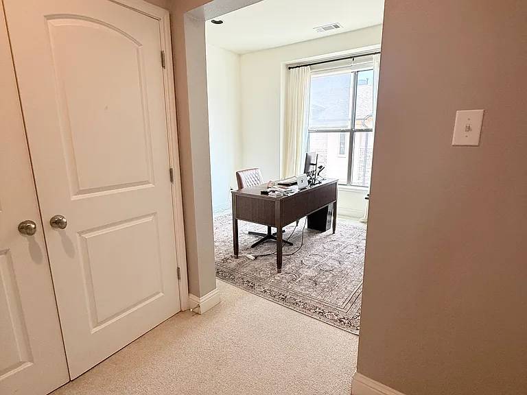 4230 Travis St #8 — Photo 21