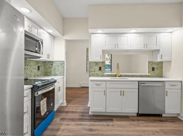 19A Foxwood Dr, Morris Plains Boro, NJ 07950