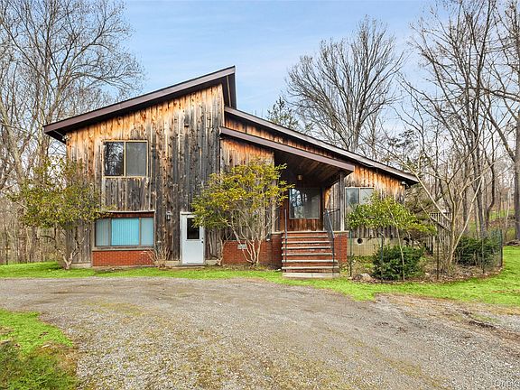 2nd image of 110 Cross Pond Road