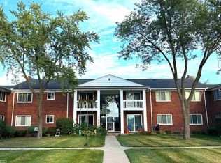 42743 Sheldon Pl APT 107, Clinton Township, MI 48038