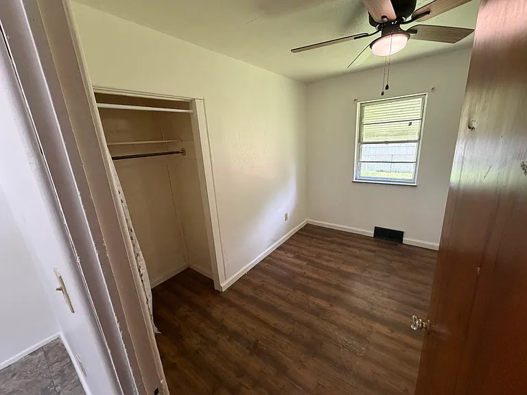 301 Hillcrest Dr — Photo 9