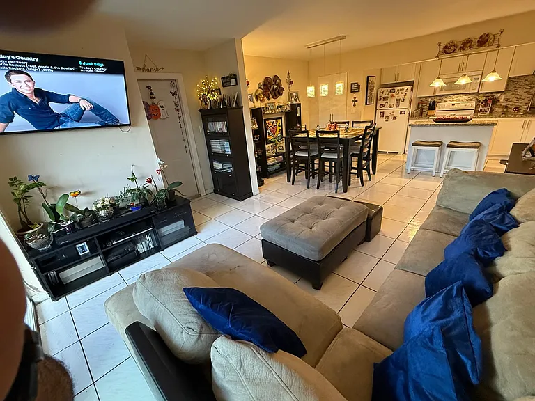 4210 NW 79th Ave #1E — Photo 11