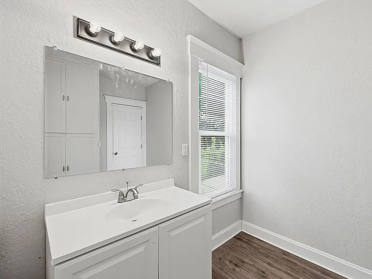 3713 Frances Ave — Photo 25