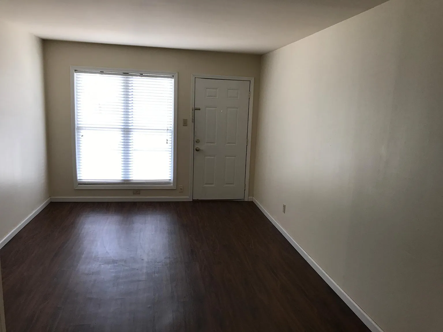 2 bed, 750 sqft, $850 — Photo 2