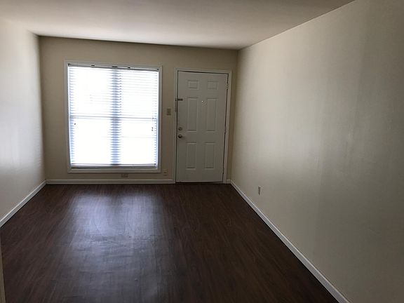 2nd image of 622 Brister St #18