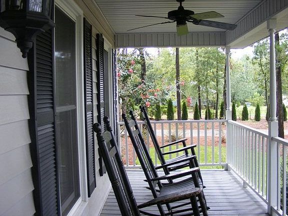 2nd image of 17 Shennecock Ct