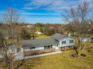 W5542 Rolling Acres Ln, Monroe, WI 53566