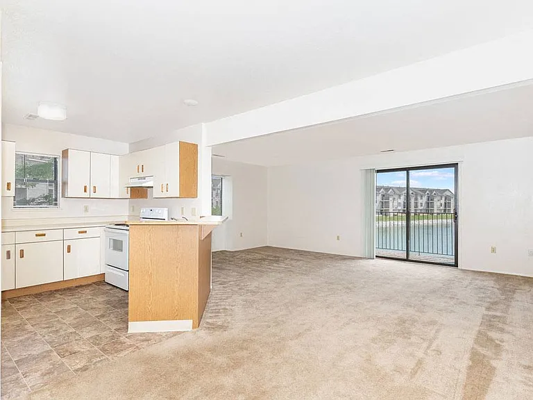 Oak Shores Apartments — Photo 65