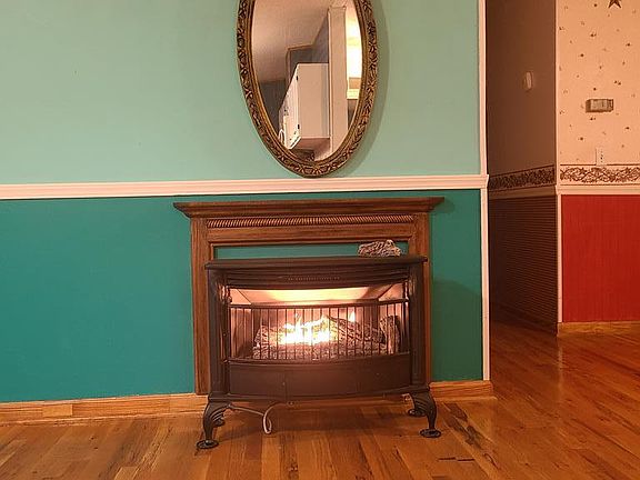 3rd image of 277 Oak Hill Ln