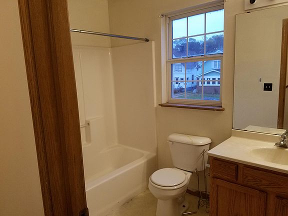 5th image of 1006 N Horsman St