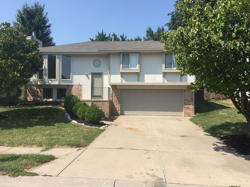 1st image of 3520 S 153rd St