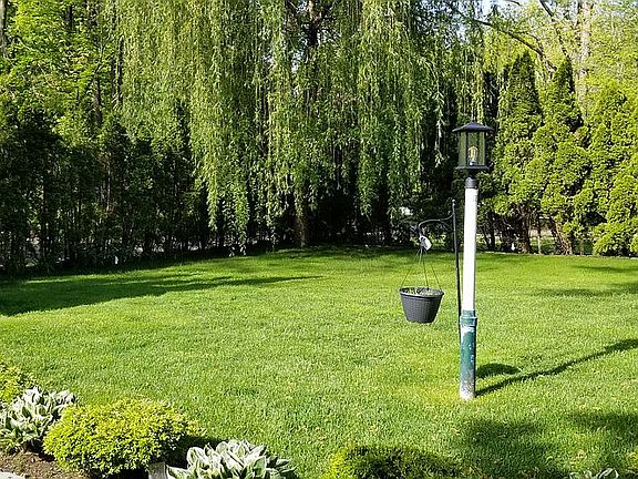 2nd image of 3 Hutchinson Ct