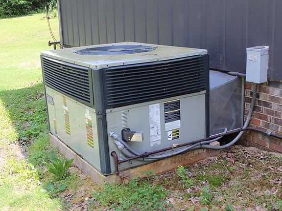 3rd image of 520 Henderson Dr